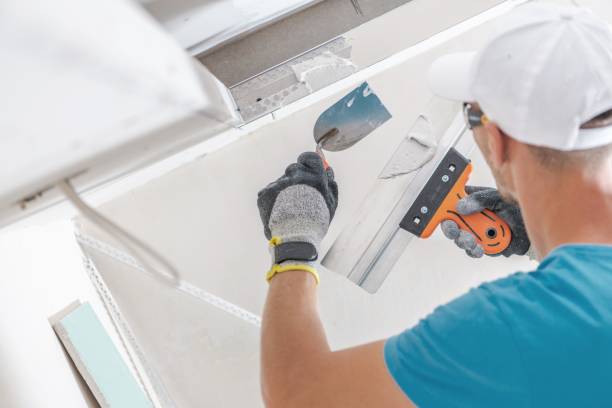 Best Trim and Molding Painting  in Oak Creek, WI